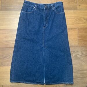 New Goldsign Jean Skirt With Slit at Front.  Size 28